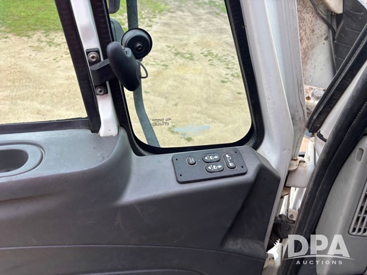 2013-international-durastar-4400-image-68