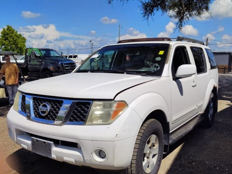 2005-nissan-pathfinder-image-3