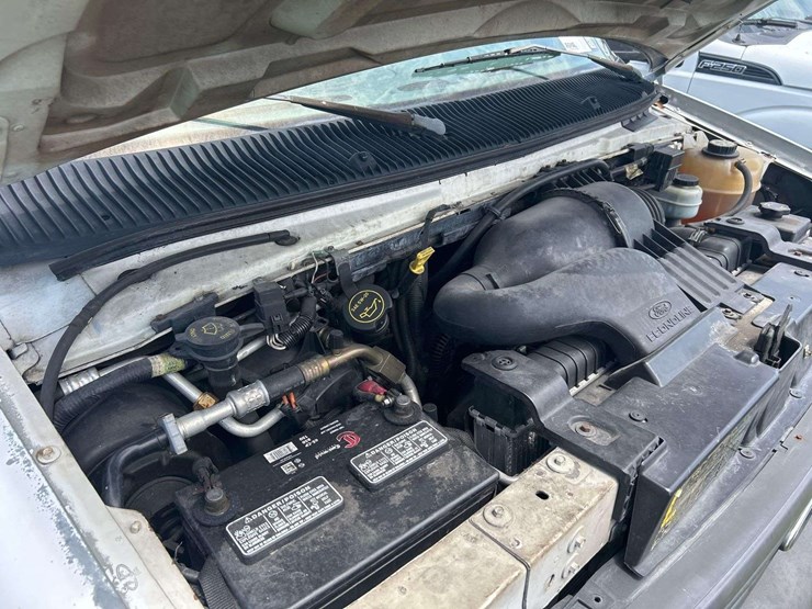 2004-ford-e350-image-7