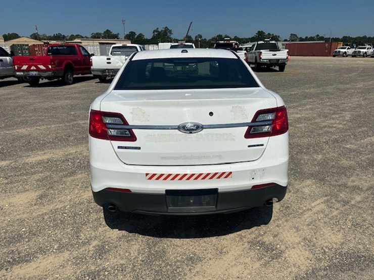 #23002-•-2017-ford-taurus-image-9