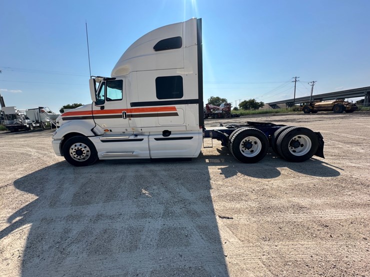 2017-international-prostar-image-8