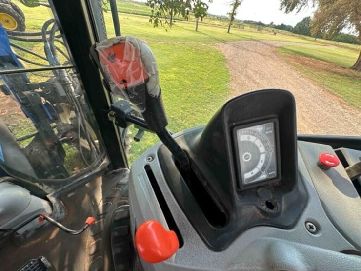 new-holland-t6050-image-29