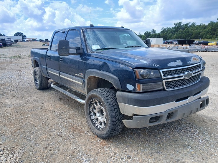 2005-chevrolet-silverado-image-13