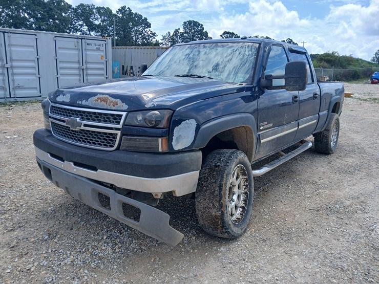 2005-chevrolet-silverado-image-1