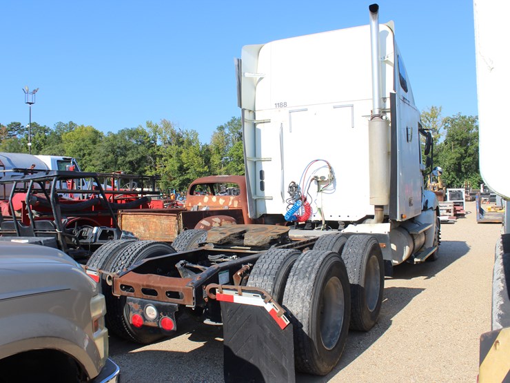 #22943-•-2005-freightliner-|-parts-or-repair-image-5