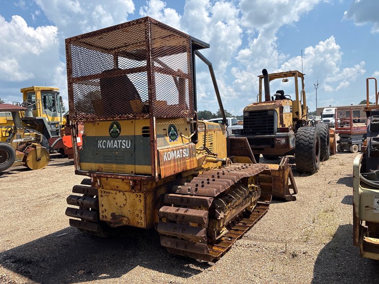 #16161-•-komatsu-crawler-dozer-|-for-parts-or-repair-only-image-3