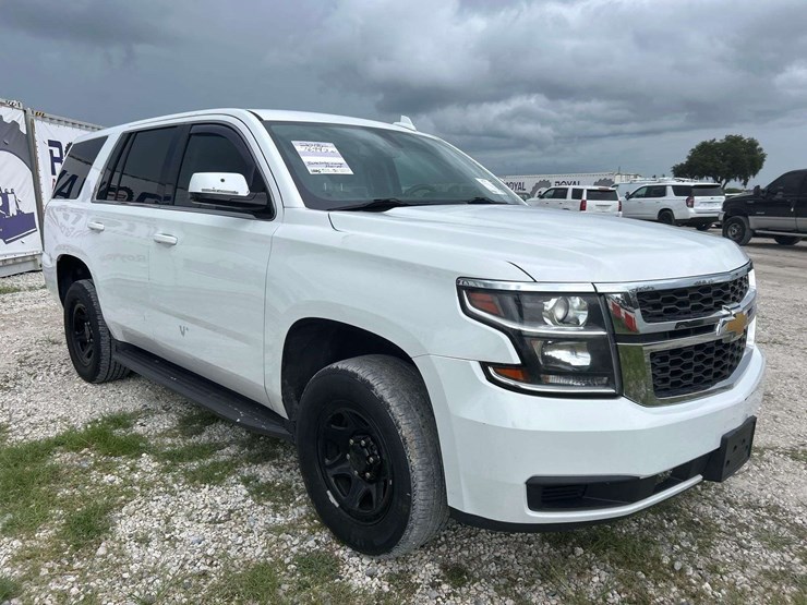 2018-chevrolet-tahoe-image-2