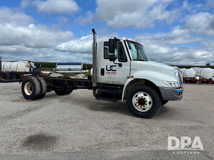 2007-international-durastar-4300-image-2