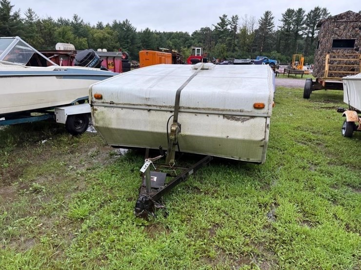 palomino-pop-up-camper-image-2