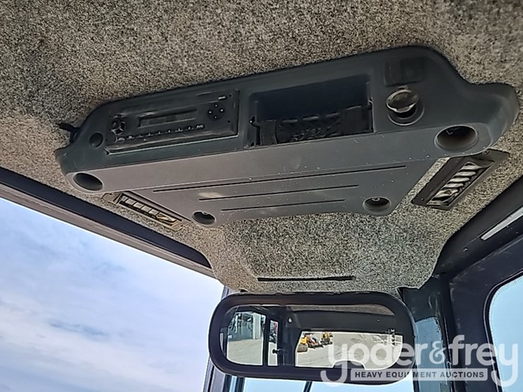 2018-deere-850k-lgp-image-66