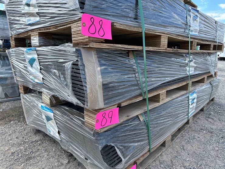 (15)-unused-4'x8'-rubber-mats-image-1