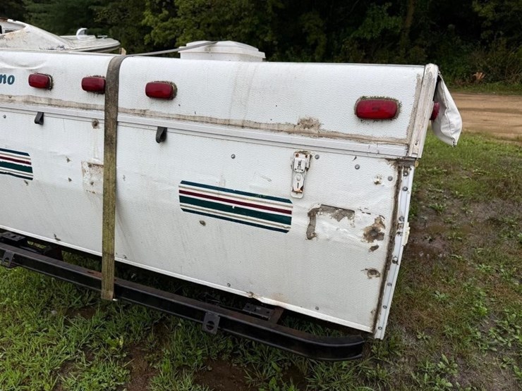 palomino-pop-up-camper-image-7