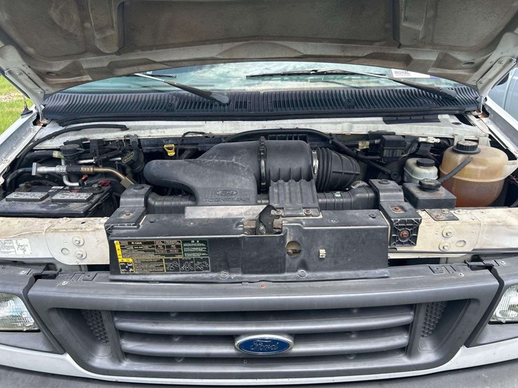 2004-ford-e350-image-6