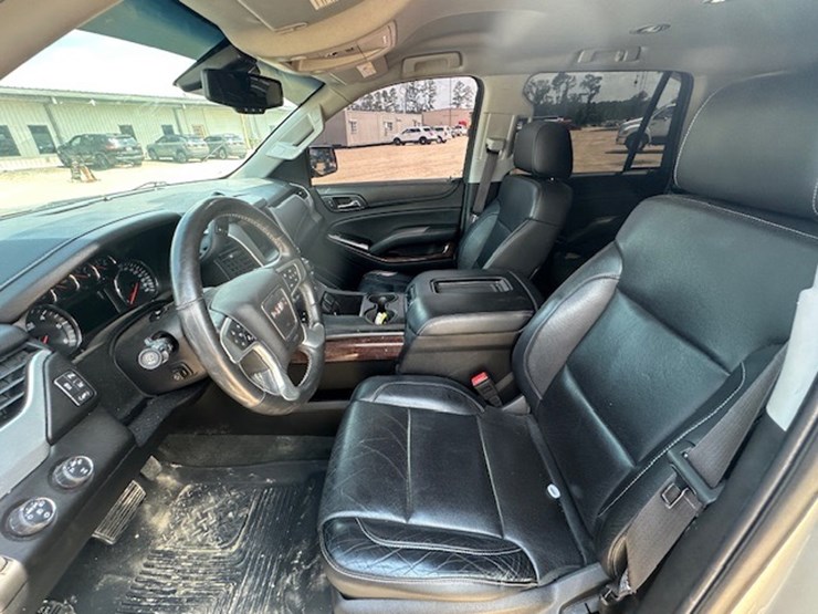 2015-gmc-yukon-image-42