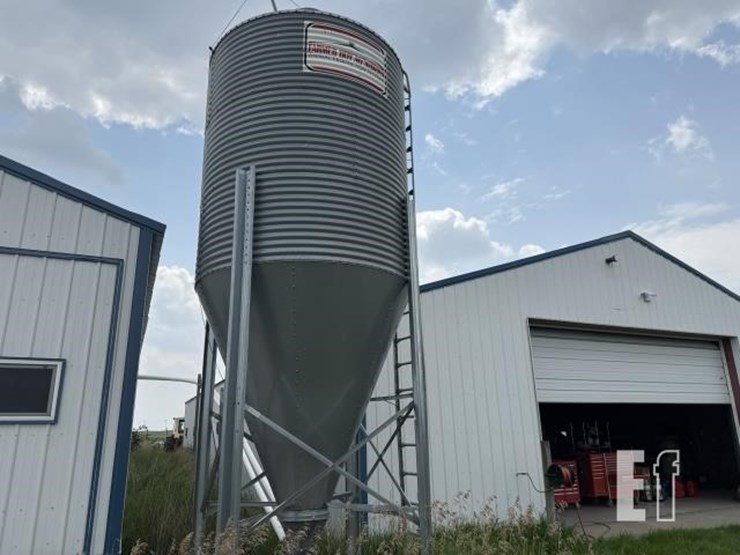 farmer-boy-ag-system-hopper-bin-(1)-31-image-2