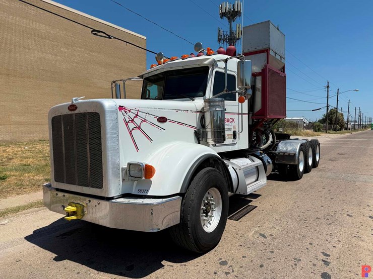2015-peterbilt-367-image-1