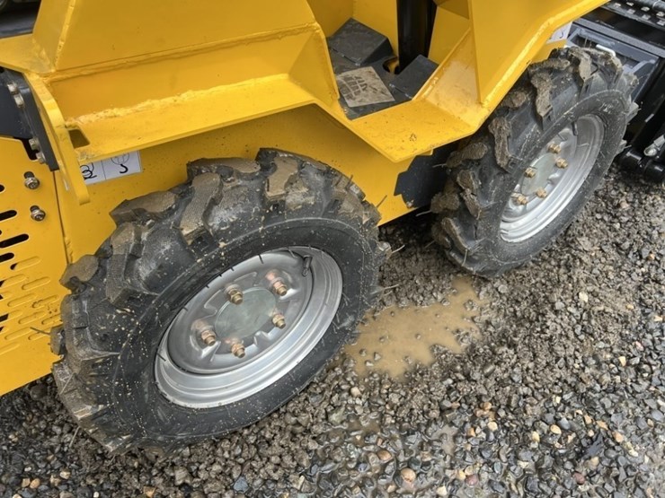 2025-infront-yf480-skidsteer-loader-image-16