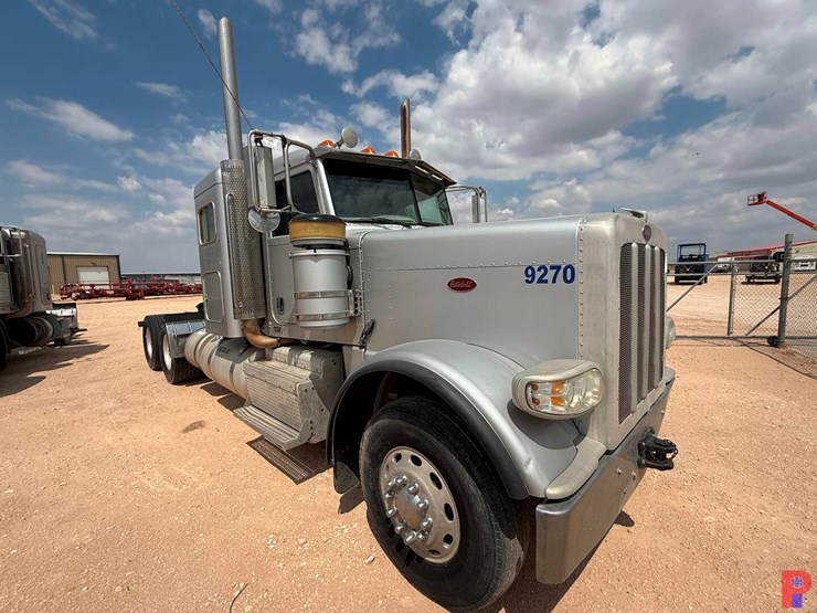 2013-peterbilt-388-image-2