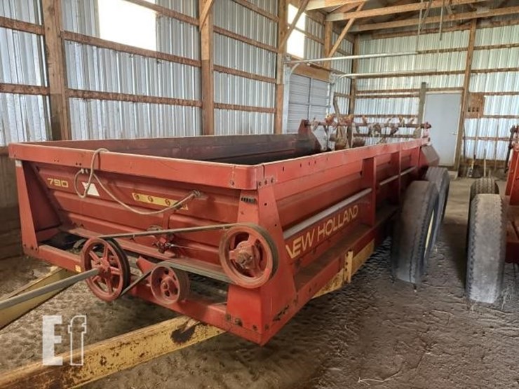 new-holland-790-image-1