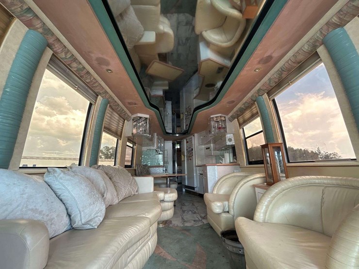 1994-prevost-liberty-coach-motorhome-image-23