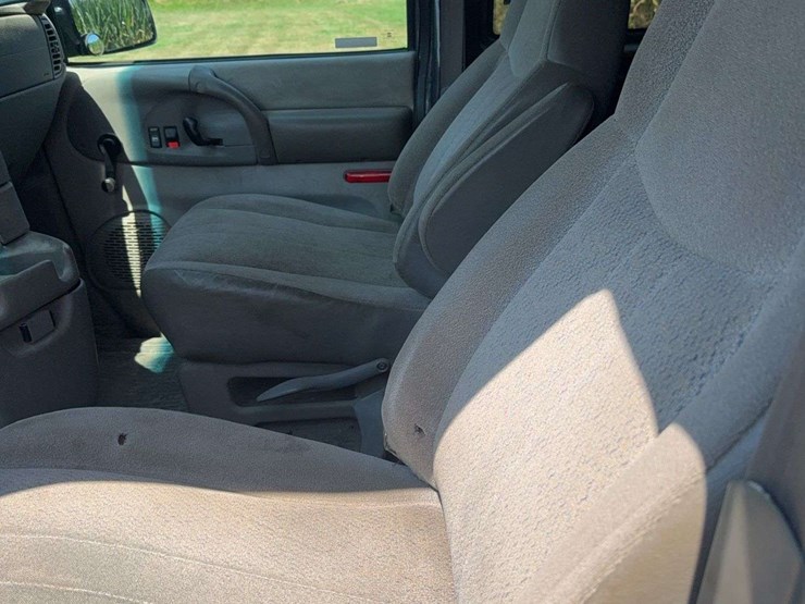2001-gmc-safari-image-7