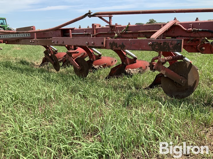 massey-ferguson-880-image-19