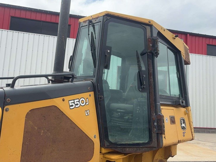 deere-550j-lt-image-24