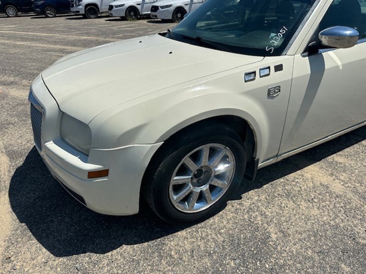 #23051-•-2007-chrysler-300-image-13