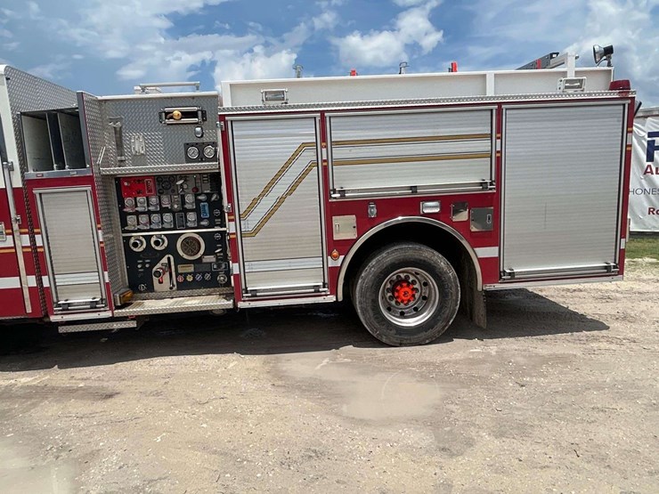 2003-pierce-tilt-cab-fire-truck-image-22
