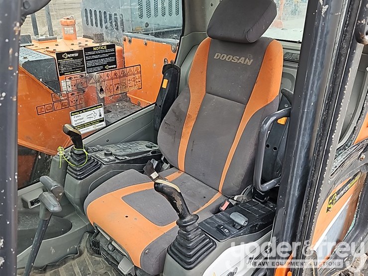 2017-doosan-dx140-lcr-5-image-29