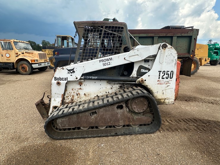 bobcat-t250-image-5