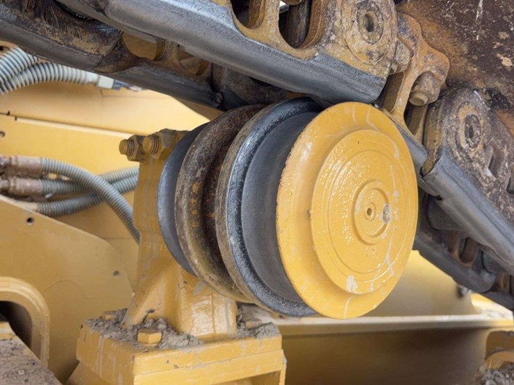 2013-cat-dgn-lgp-dozer-image-19