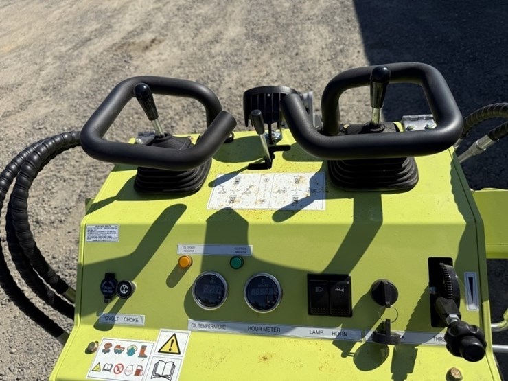 2025-starvox-sv-480-mini-compact-track-loader-image-17
