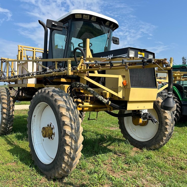 RoGator 664 Sprayer