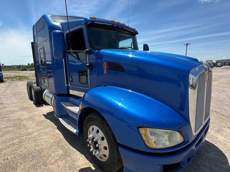 2014-kenworth-t660-image-2