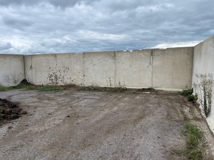 bunker-l--walls-(120'-+/--total)---off-site-image-4