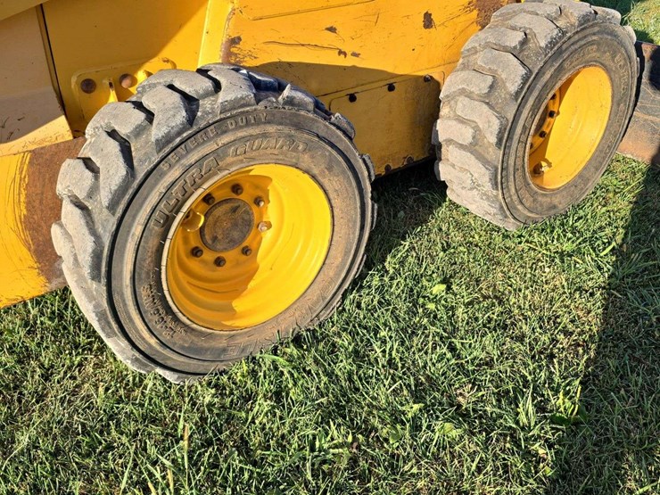 john-deere-250-image-9