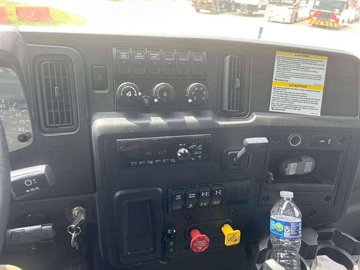 2021-international-hv507-4x4-12ft-single-axle-dump-truck-image-14