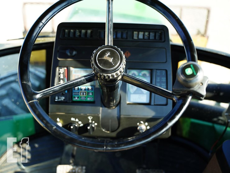 1990-john-deere-8760-image-37