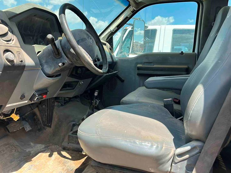 2011-ford-f650-image-7