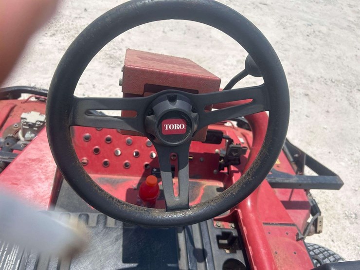 2016-toro-groundsmaster-3505d-72in-rotary-mower-image-11