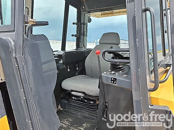 2018-deere-850k-image-62