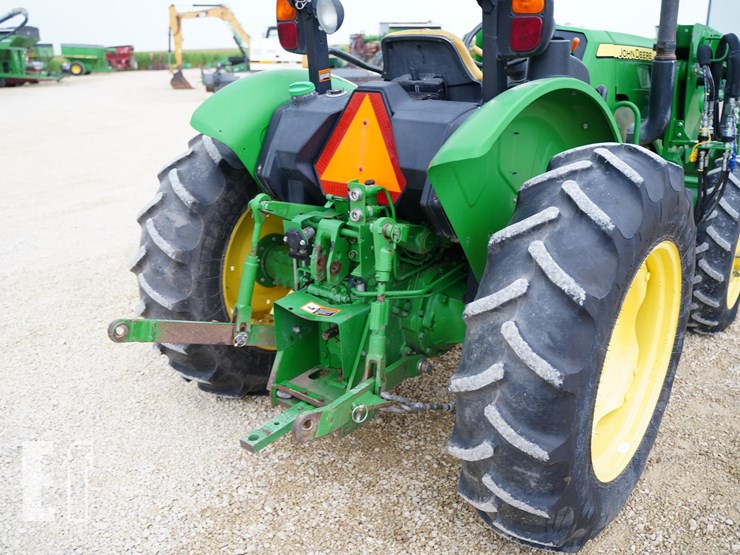 2015-john-deere-5075e-image-24