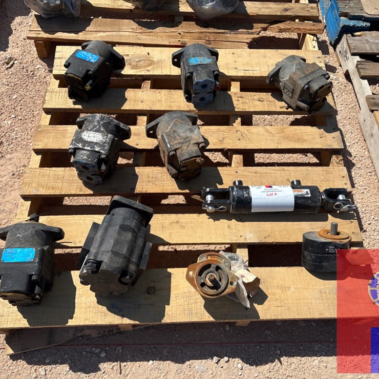 (9) ASSORTED HYDRAULIC MOTORS