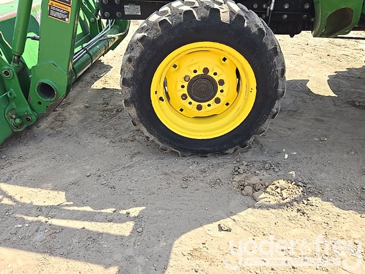 2009-john-deere-3038e-image-14