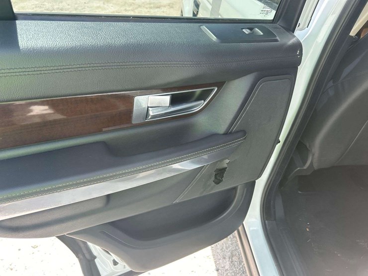 2011-land-rover-range-rover-image-24