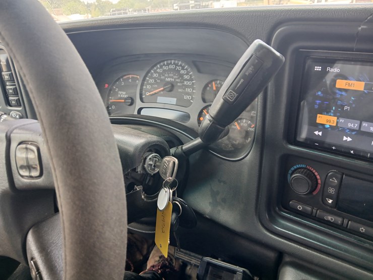 2005-chevrolet-silverado-image-43
