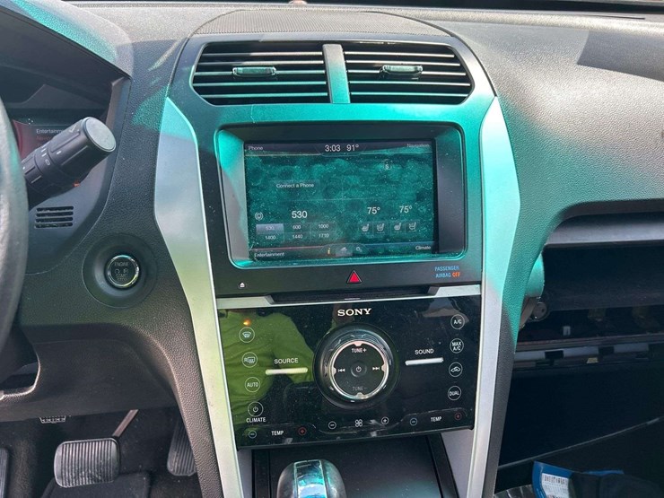2014-ford-explorer-image-18