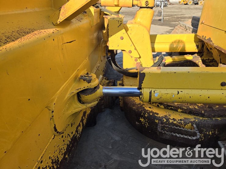 2023-komatsu-d61pxi-24-image-27