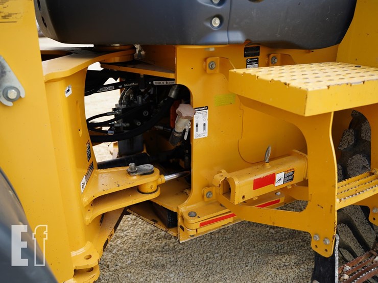 2015-deere-544k-image-11